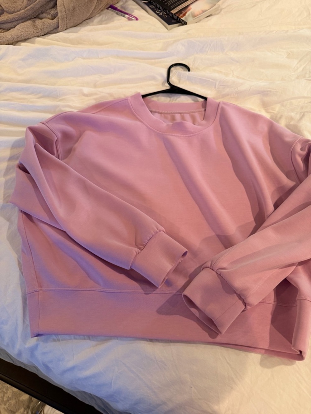 Like new Lululemon Softstreme cropped sweatshirt sz 6 in pink!
